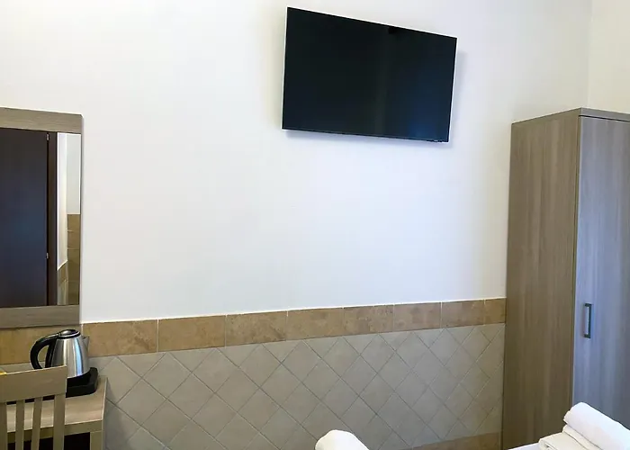 Hotel Alex Square 3*